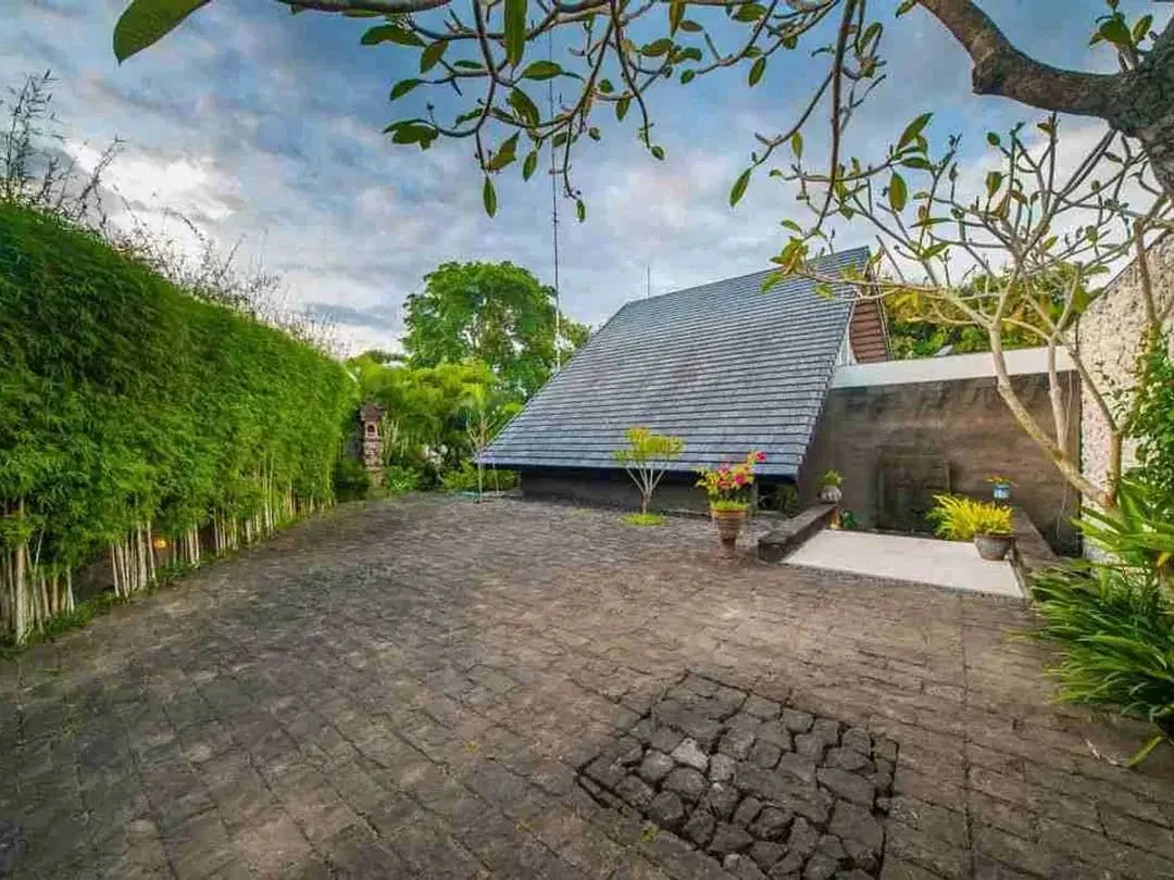 Tropis Modern River view Huge Garden Villa Sukawati Ubud Gianyar Bali - Image 5 of 10