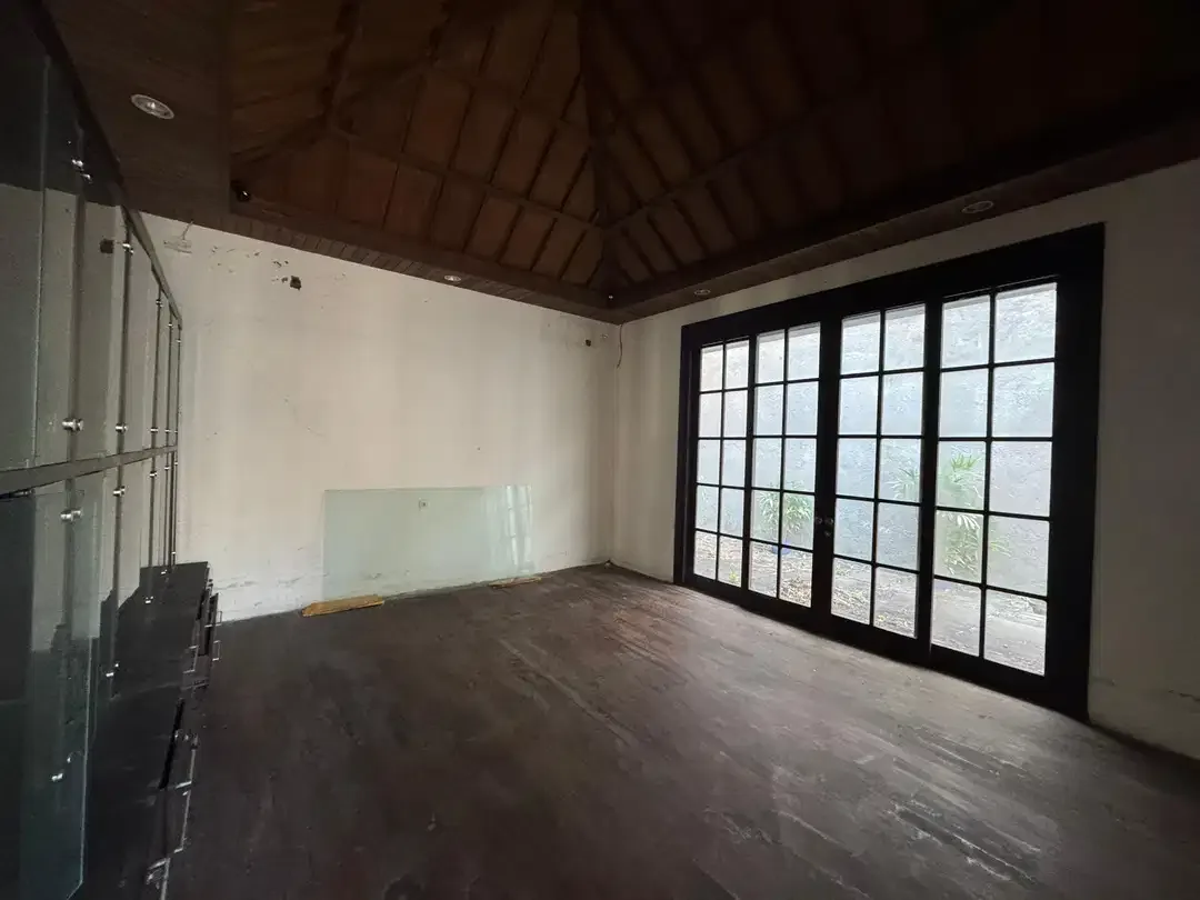 Dijual Tanah  Bonus Bangunan Villa  di Jalan Dewi Sri Kuta - Image 10 of 10