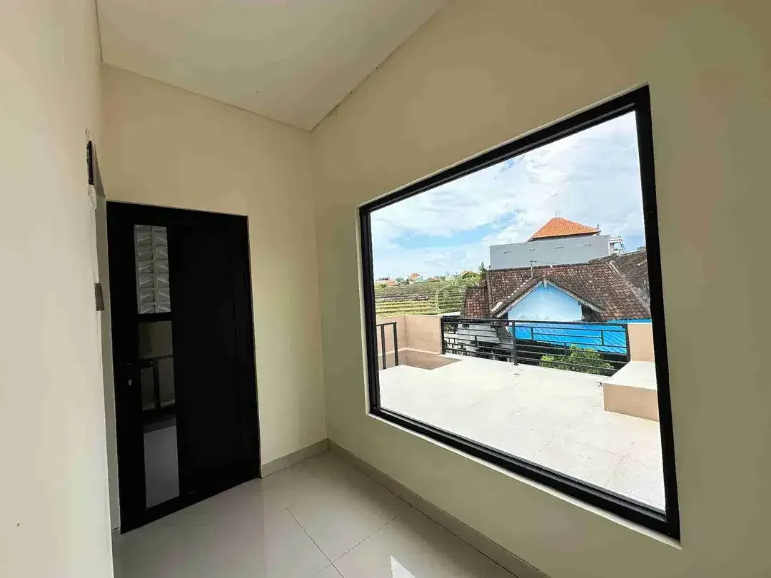 DIJUAL / DISEWAKAN RUMAH LANTAI II DI MUNGGU BANTAS DENGAN PEMANDANGAN SAWAH - Image 2 of 10