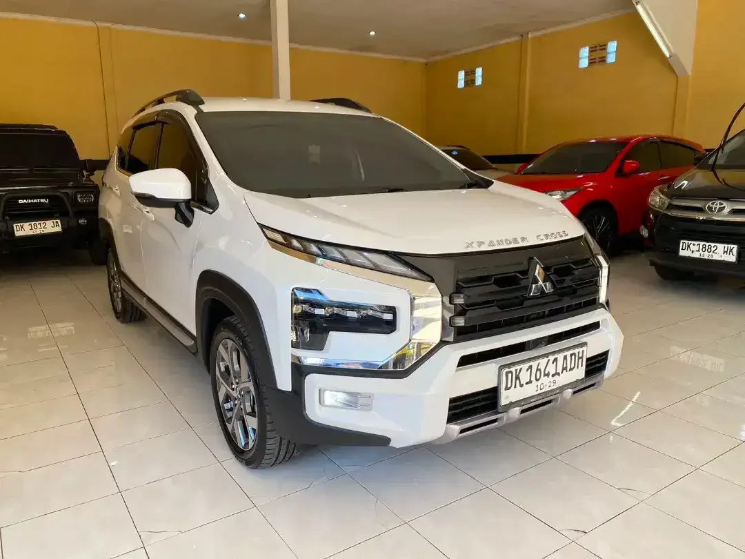 Mitsubishi Xpander Cross CVT Premium 2024 Automatic - Image 3 of 10