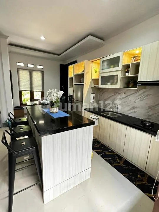 Rumah Modern 2 Lantai di Abianbase - Dekat Canggu - Image 3 of 4