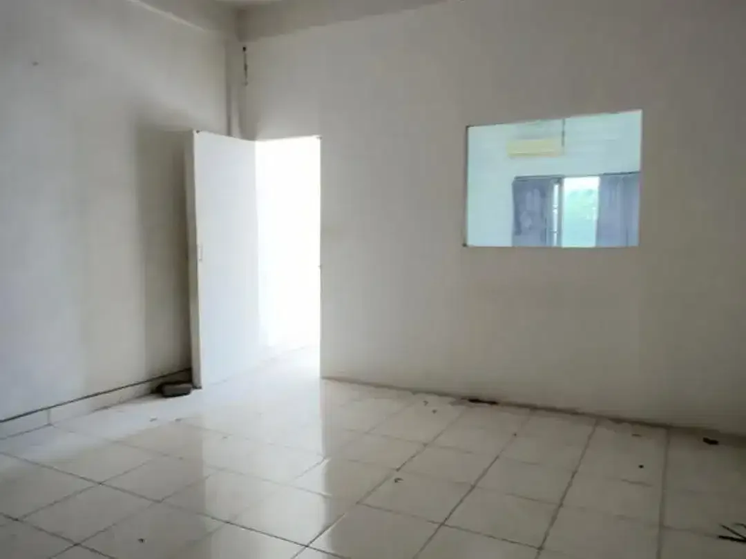 Di Sewakan gudang ruko di jalan cargo Denpasar barat Cocok untuk usaha karena berada di jalan utama. - Image 4 of 10