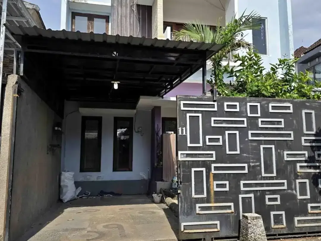 Dijual Cepat Rumah Lantai 2 - Pengalasan Padang Sambian, Denpasar Barat - Image 1 of 5
