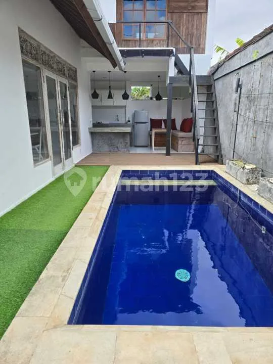 DISEWAKAN VILLA WHITE WASH SEMI CLASSIC STYLE WITH PRIVATE POOL DI KEROBOKAN - Image 1 of 4