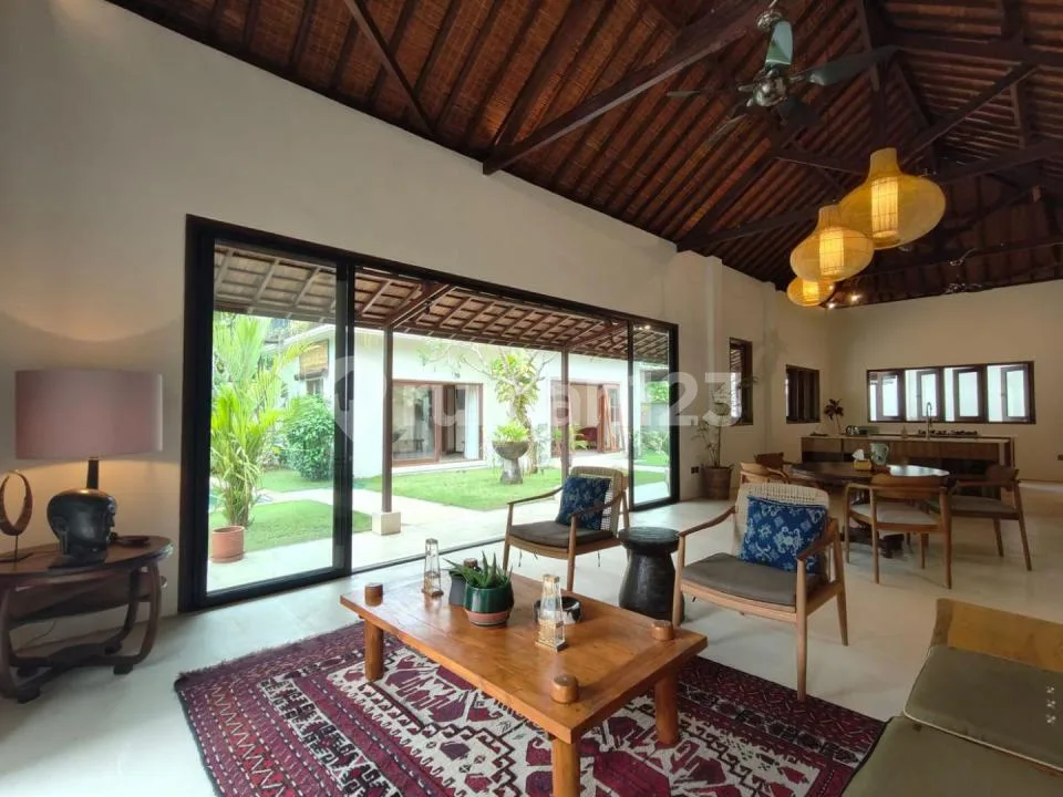 Tradisional Elegant Villa And Beautifully Designed In Jimbaran - Image 4 of 4