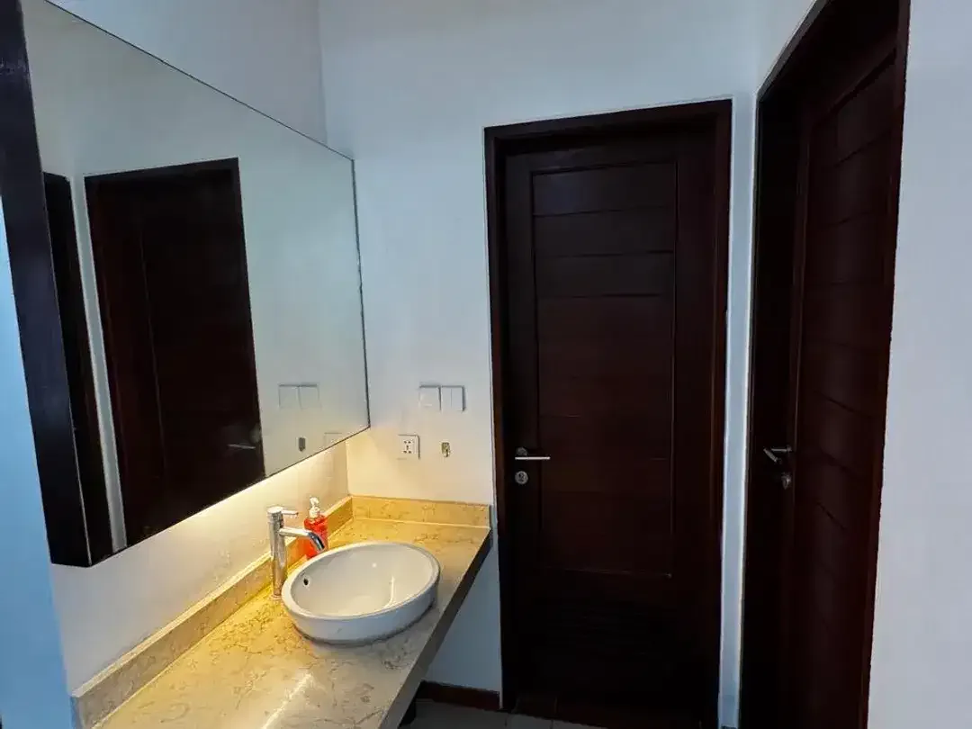 Rumah Semi Villa One Gate System Royal Garden Nusa Dua Bali - Image 4 of 10