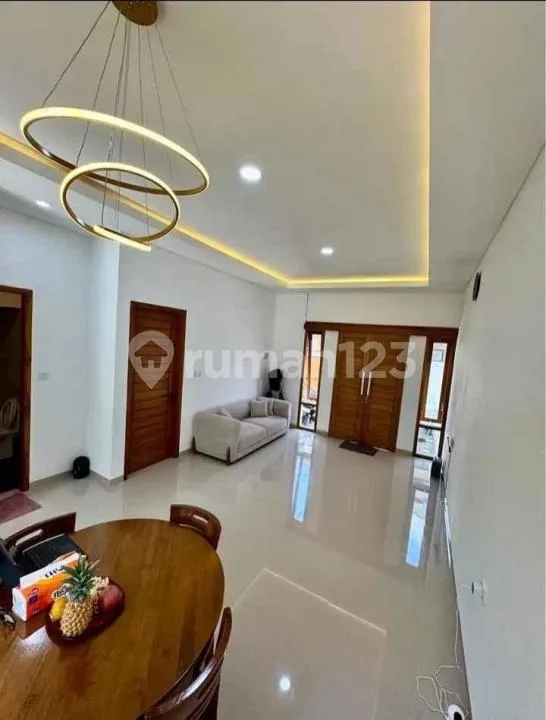 Rumah 2 Lantai Full Furnish Siap Huni di Kampial Kuta Utara - Image 2 of 4
