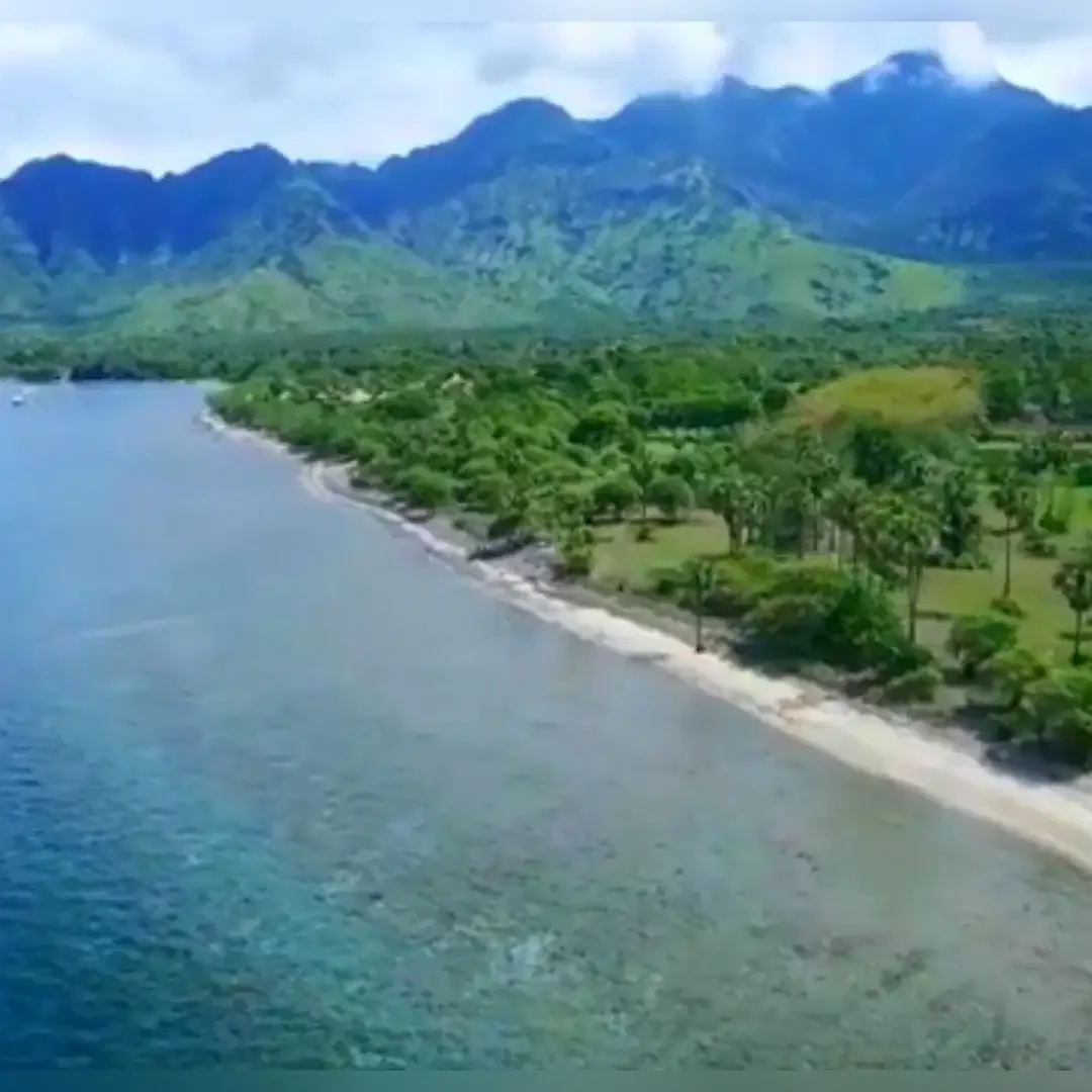 BEACHFRONT LAND FOR SALE IN SINGARAJA - Image 8 of 10