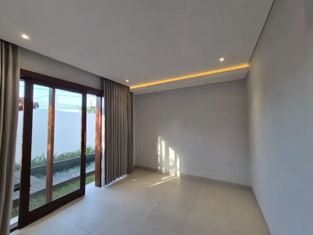 DISEWAKAN VILLA MODERN  DI JALAN SEKUTA - SANUR - Image 3 of 10