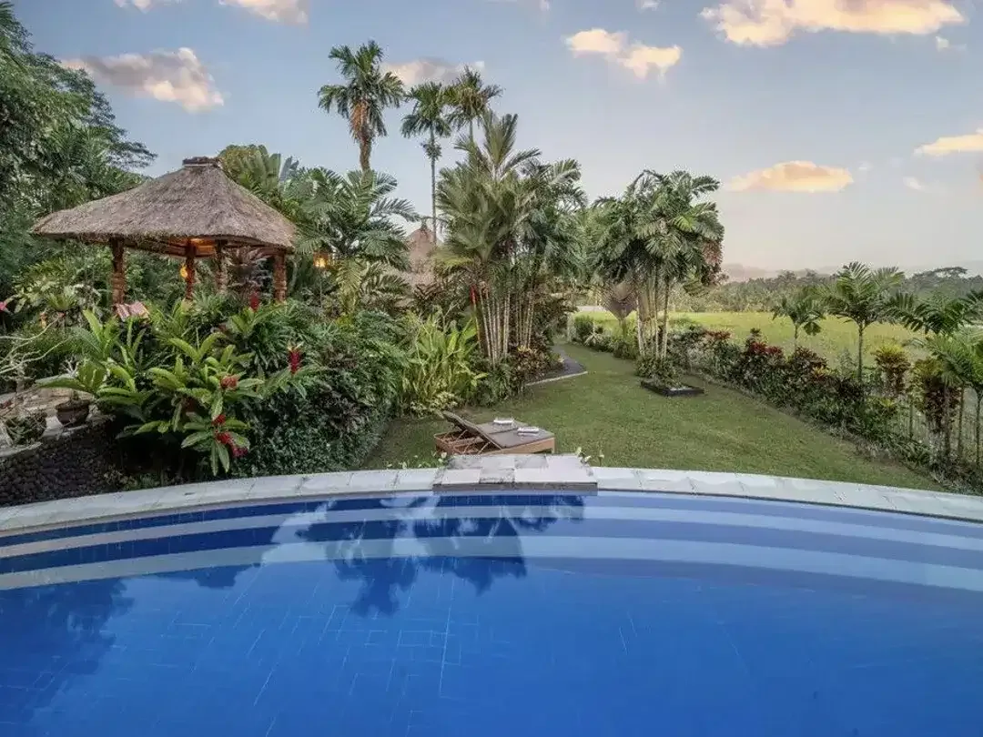 FREEHOLD | COLONIAL-STYLE VILLA WITH JUNGLE AND RICE FIELD VIEWS - UBUD TEGALLALANG - Image 2 of 10