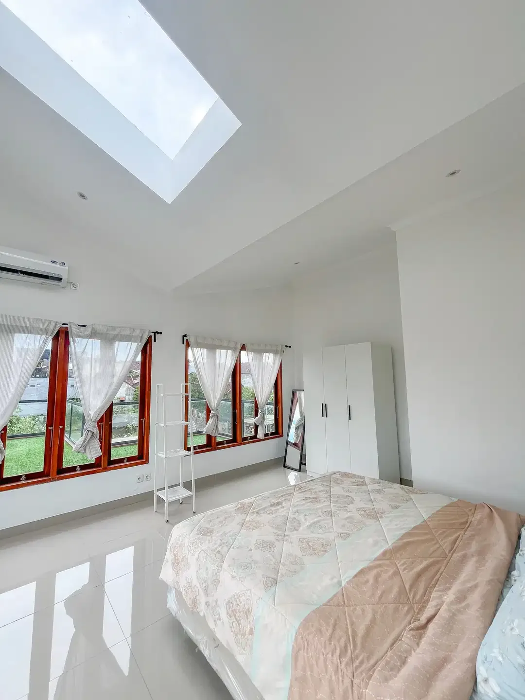 3 Bedroom Beautiful Freehold Villa In Nusa Dua With Unique Designs - Image 7 of 10