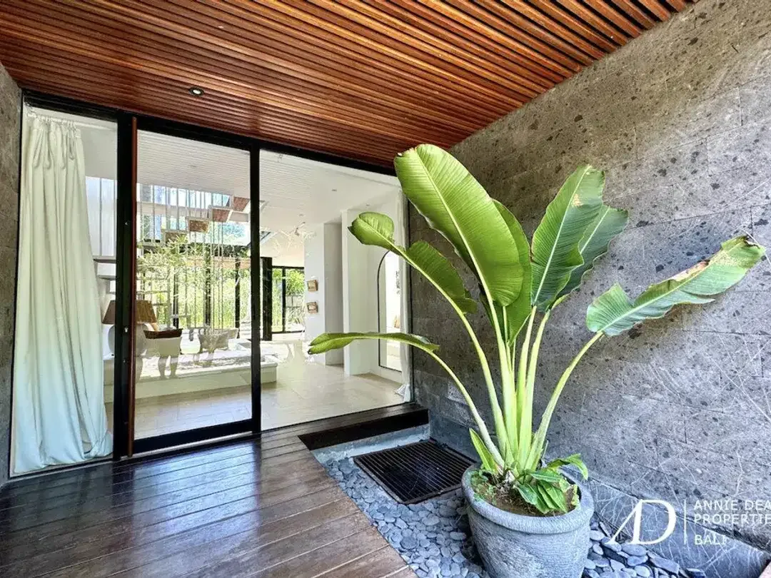 FREEHOLD | VILLA IN A BEAUTIFUL COMPLEX IN BERAWA - Image 3 of 10
