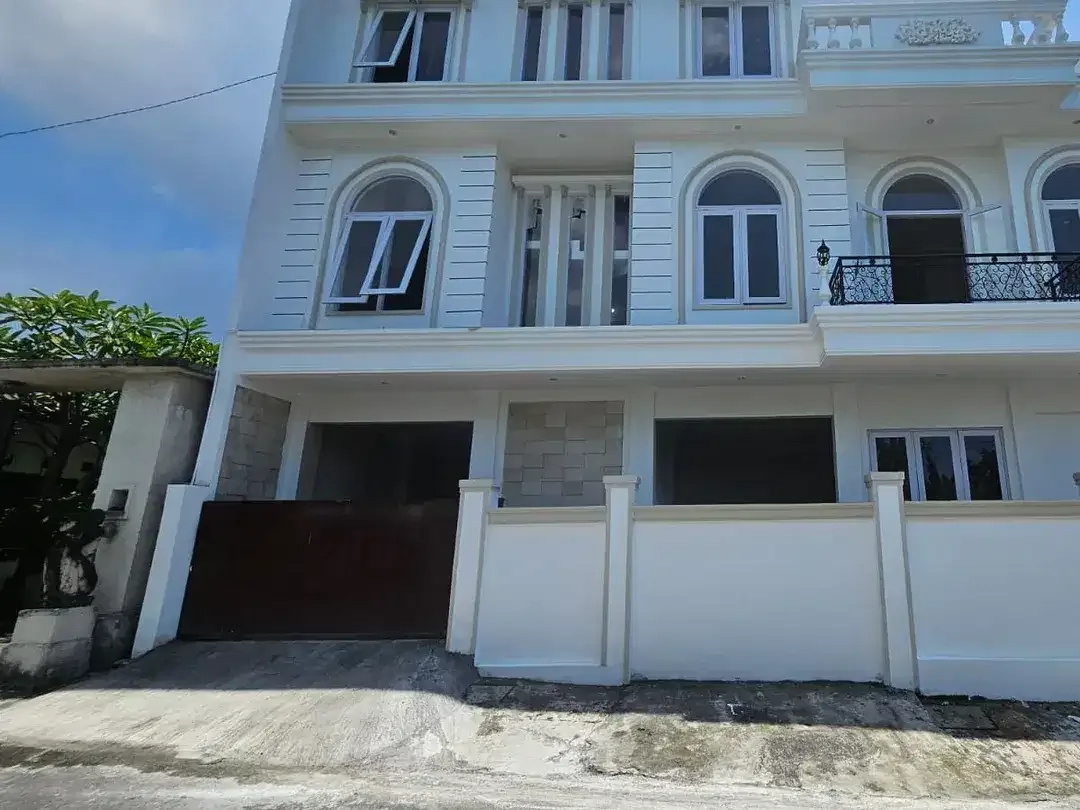 For sale  Di jual rumah lantai 3 Lokasi di jl kusuma bangsa bungtomo - Image 3 of 4