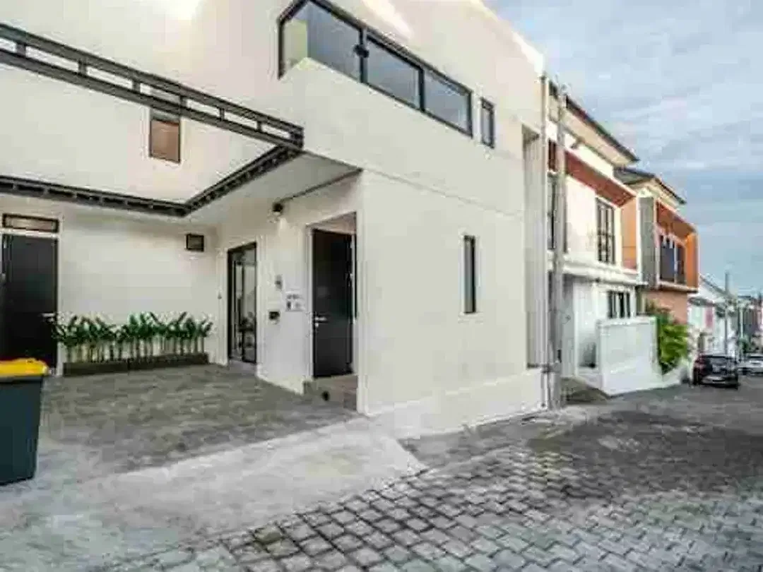 Villa Tropical Modern Tumbak Bayuh Canggu Dekat Pantai - Image 1 of 10