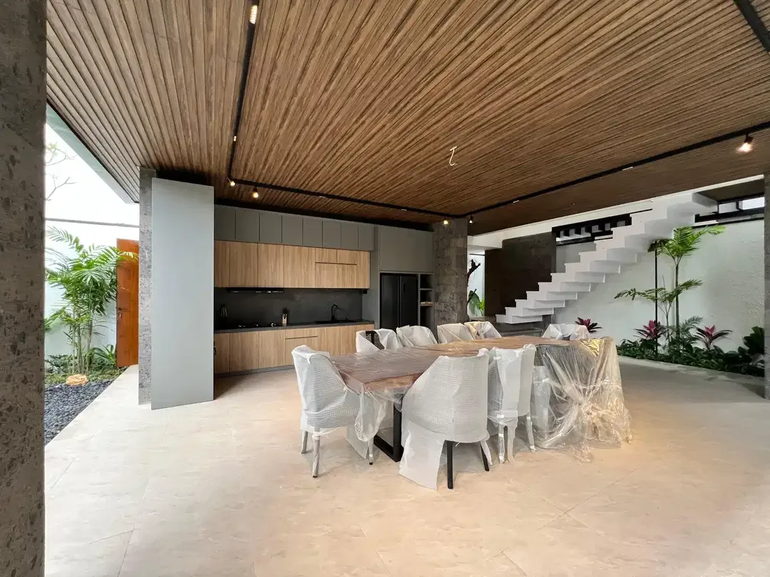 BRAND NEW MODERN TROPICAL LUXURY VILLA  Location Prime Berawa - Image 7 of 10