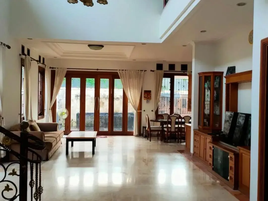 Rumah Mewah dalam kompleks elit di Denpasar dekat Living World - Image 2 of 8