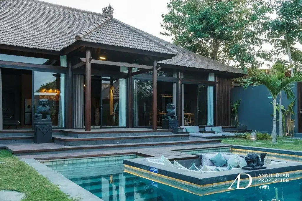 LEASEHOLD | MODERN TROPICAL VILLA WITH SUNKEN LOUNGE IN PRIME JIMBARAN - Image 4 of 10
