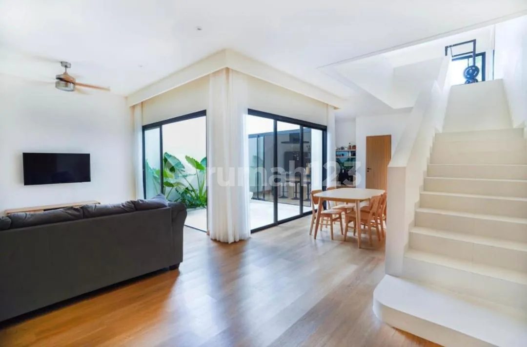 Lease Hold 4 Bedroom House In Sanur Area, Great Neighborhoods - Image 2 of 4