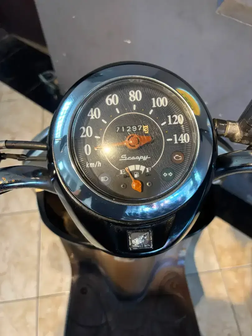 HONDA SCOOPY FI TAHUN 2015 PAJAK HIDUP SURAT LENGKAP - Image 7 of 7
