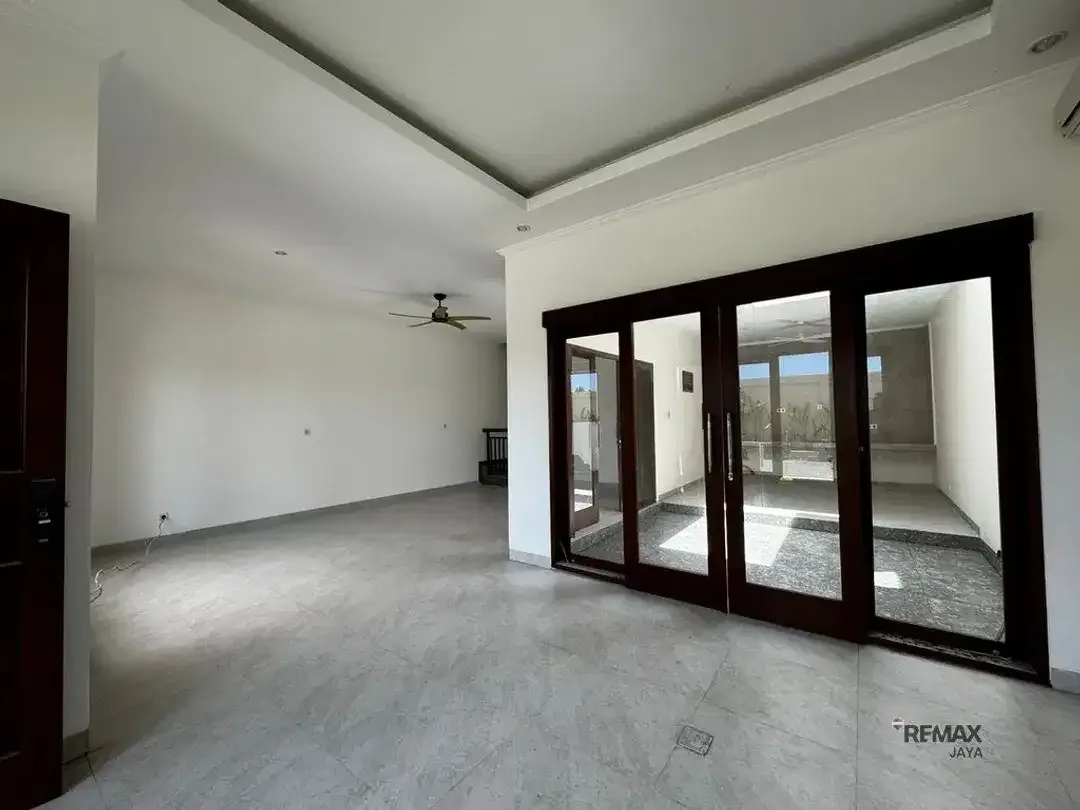 Rumah Cantik Full Furnished Disewakan di Beji Ayu, Seminyak Area - Image 3 of 7