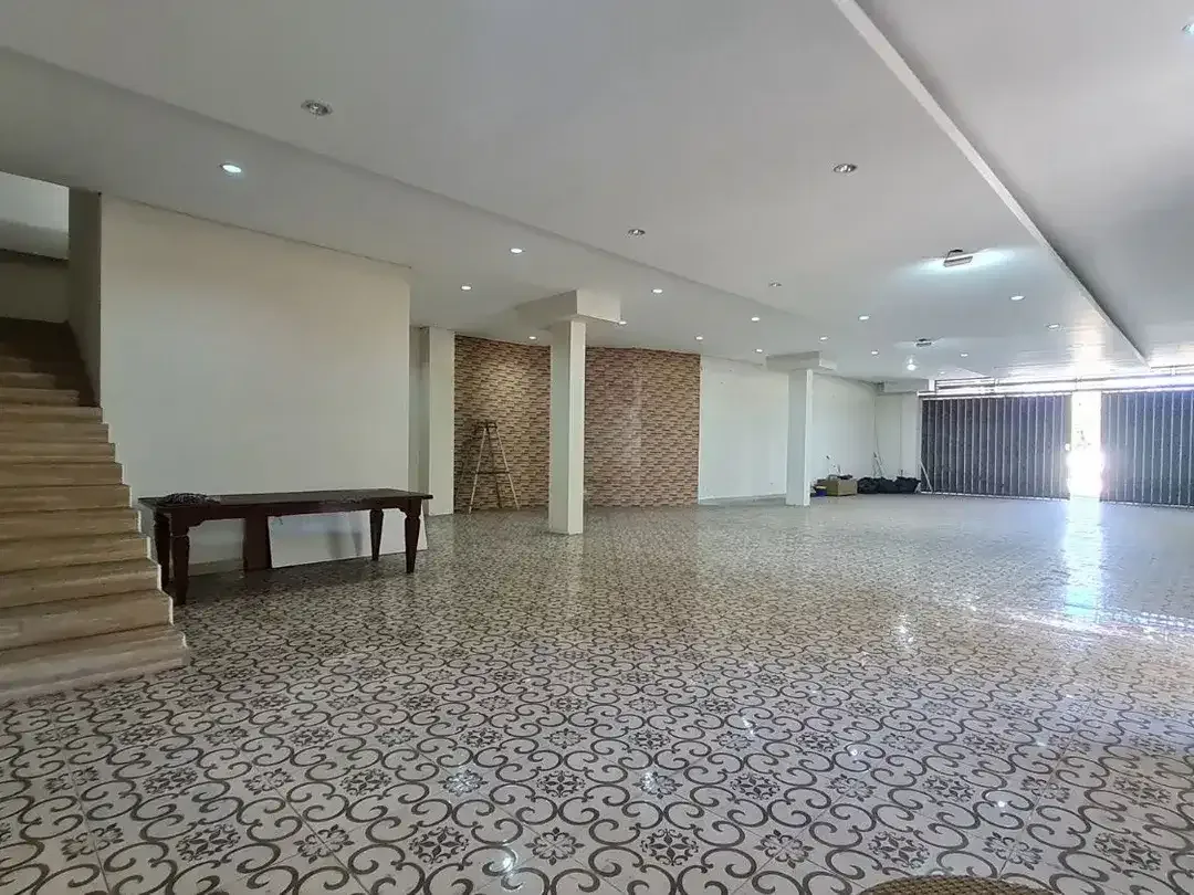 Gedung 3 Lantai Cocok untuk kantor dan usaha Dijual, di Denpasar Barat - Image 4 of 10
