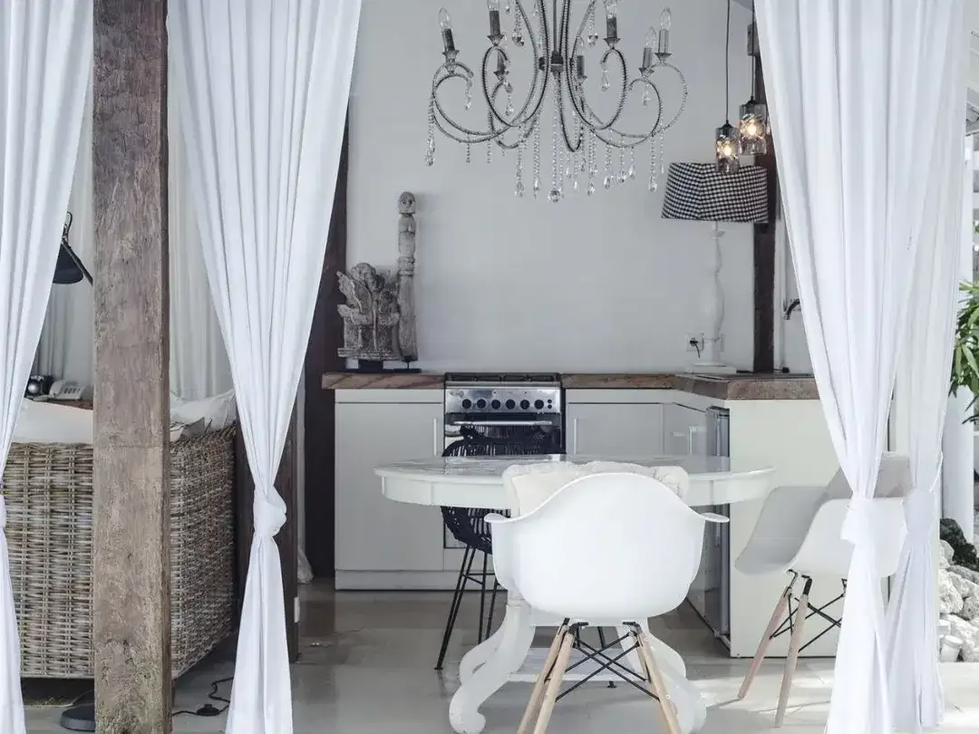 Freehold - Boutique private residence villa with organic gardens in Canggu area - Image 3 of 10