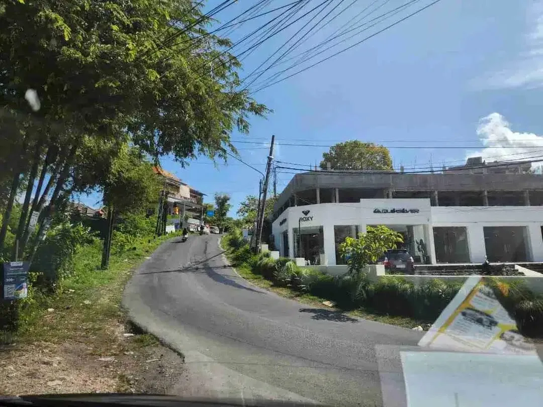 Tanah Strategis Dekat Pantai Padang Padang Uluwatu - Image 4 of 10