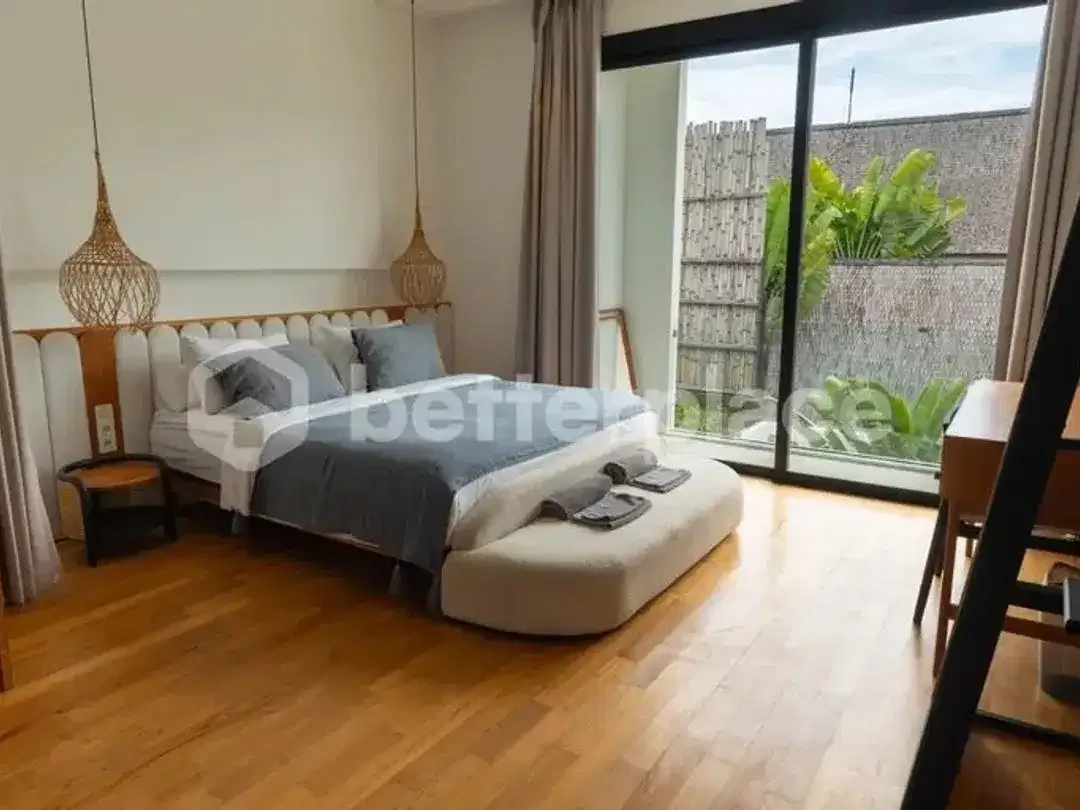 Modern Leasehold Living on Nelayan, Batu Bolong, A 3 Bedroom Villa Investment in the Heart of Canggu - Image 9 of 10
