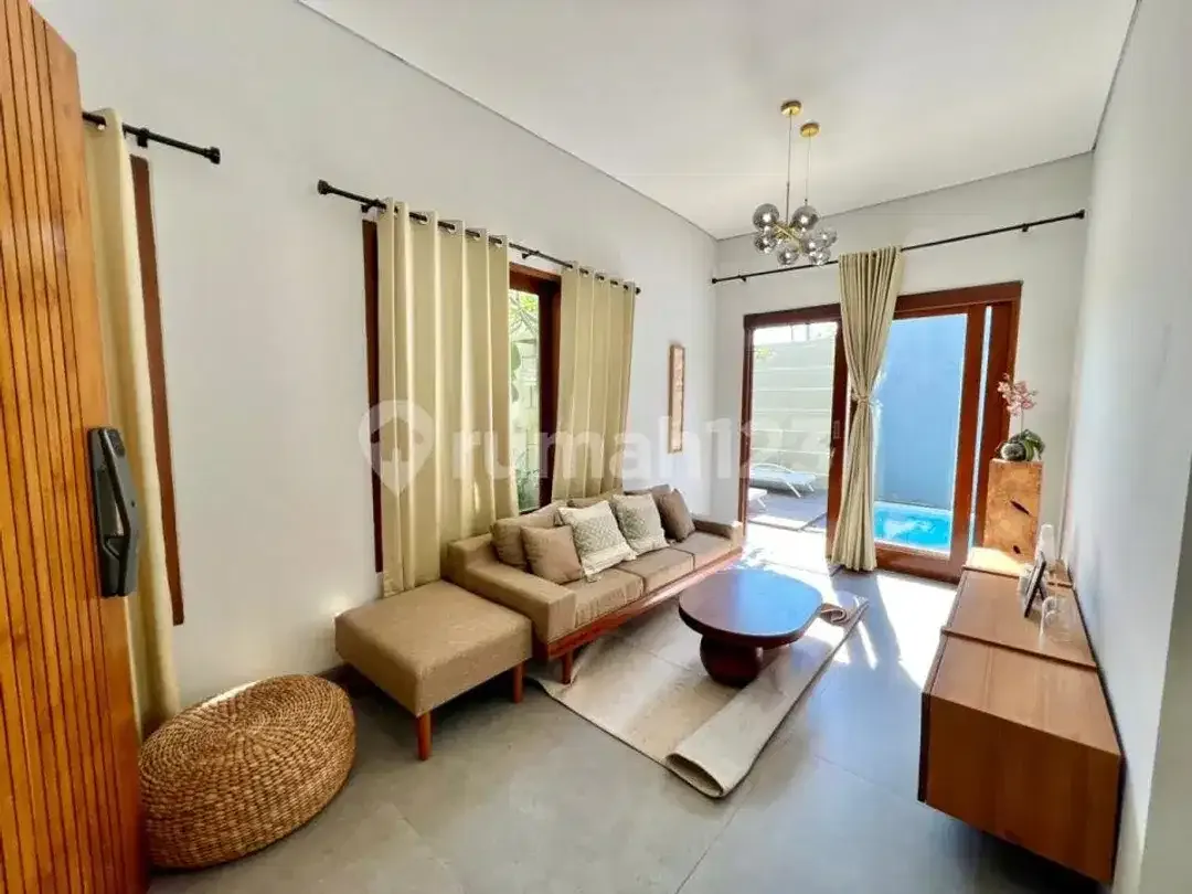 For Sale Villa Fully Furnished SHM 2 Lantai Jimbaran Bali - Image 1 of 9