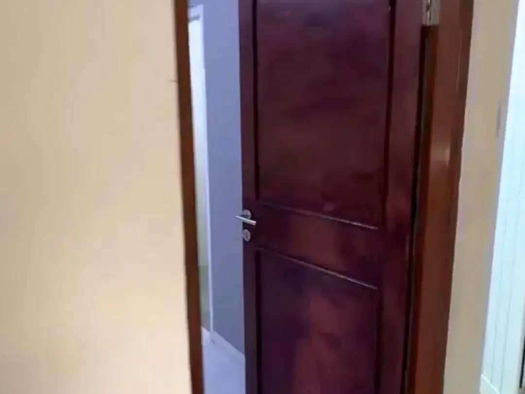 Rumah Unfurnished 2 Lantai dengan 4 Kamar Tidur Disewakan di Renon - Image 4 of 6