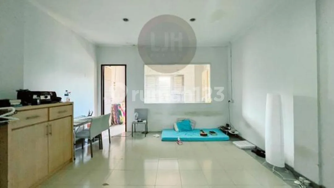 3 Storey Shophouse At Jl. Raya Puputan, Renon, Close To Level 21 Mall, Renon Park And Sanur Area, Suitable For Business Or Office - Image 4 of 4