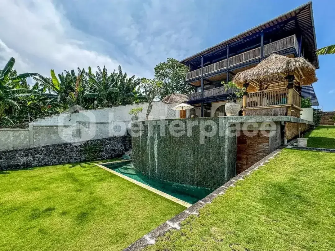 Grand Seven-Bedroom Villa Sanctuary Between Umalas and Canggu Offering Exceptional Space and Investment Value - Image 1 of 10