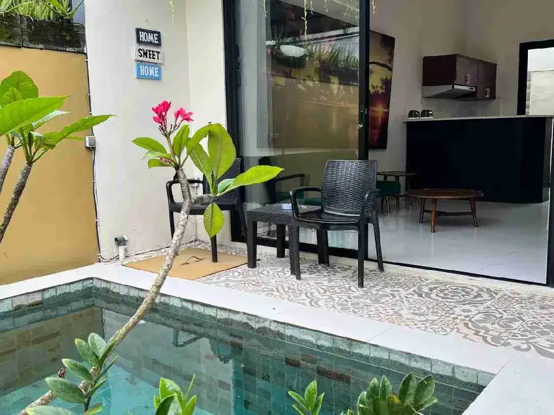 Villa 1lt Furnished Lokasi Jl Pantai Berawa Canggu SHM & IMB area Strategis Hunian / Investasi.rg - Image 1 of 10
