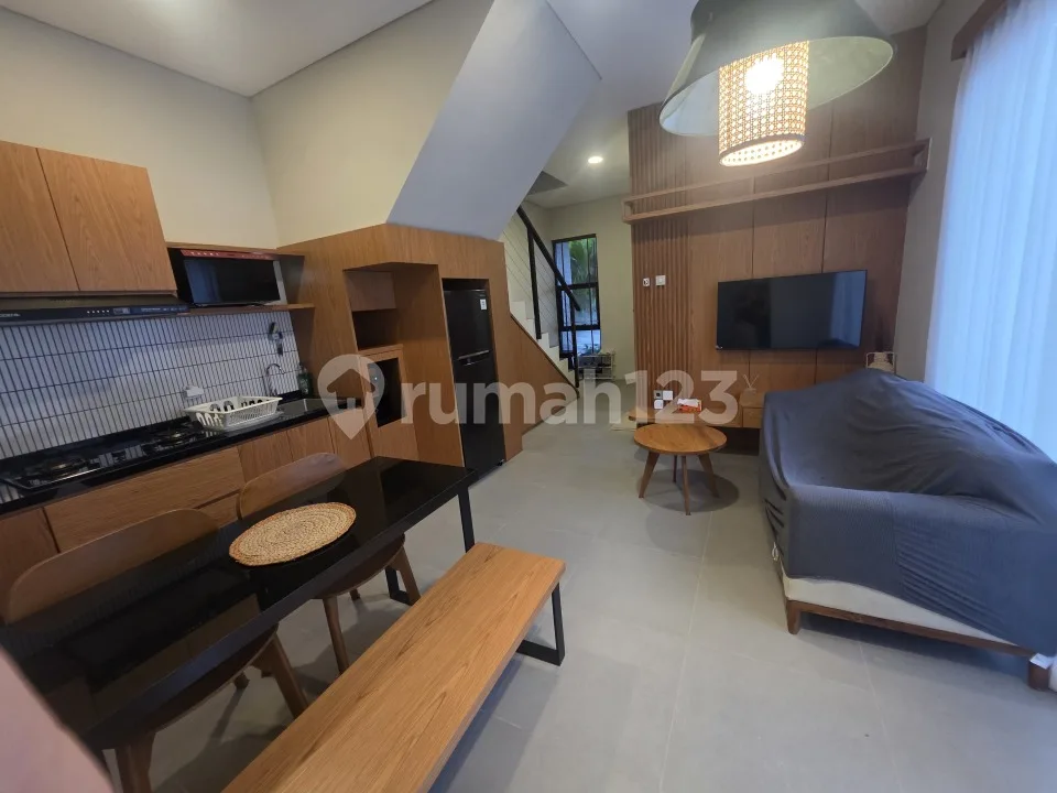 Rumah 2 Lantai Full Furnish, Lokasi Strategis 5 Menit ke Gwk - Image 1 of 4