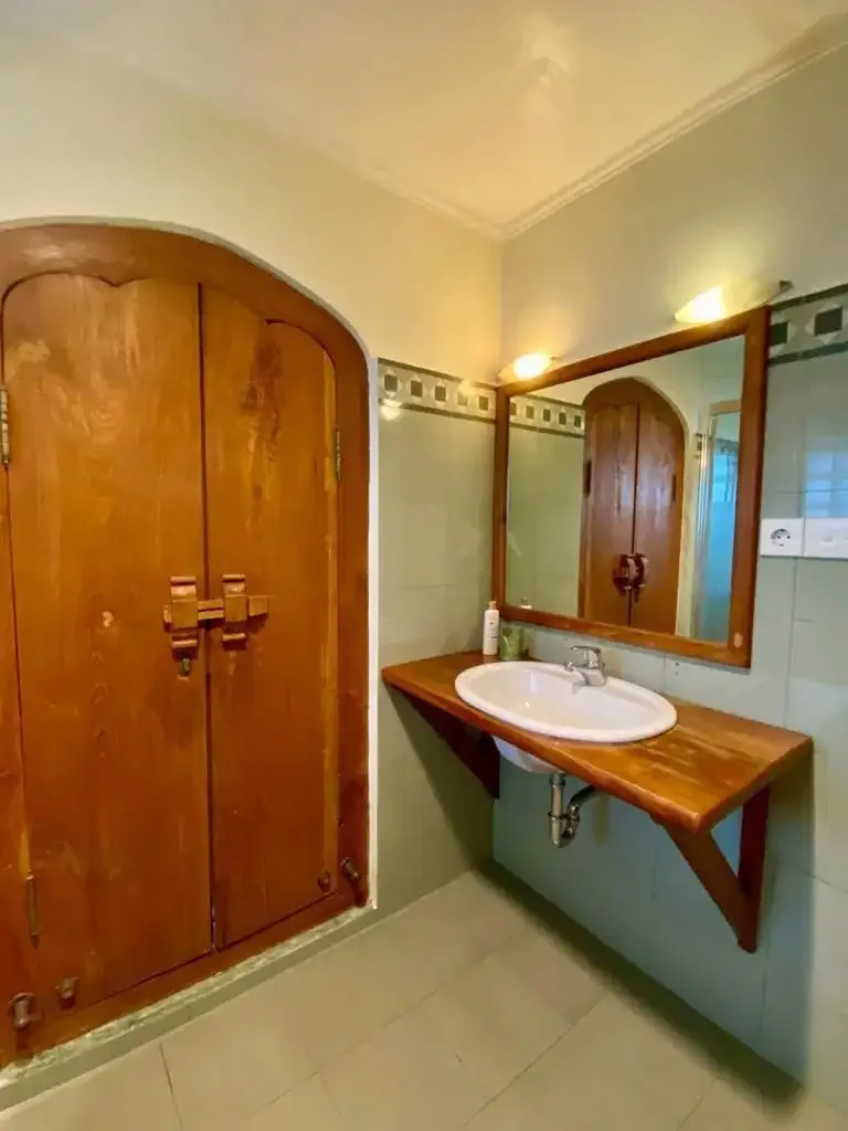 BALI TRADITIONAL STYLE VILLA WALKING DISTANCE TO SANUR BEACH BALI - Image 5 of 10