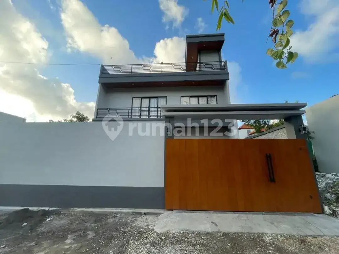 Villa Mewah Baru dengan Rooftop & Private Pool di Nusa Dua - Image 3 of 5