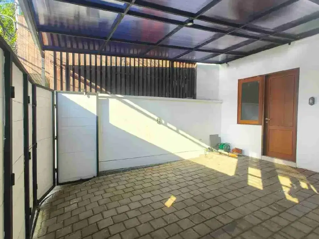 Disewa Rumah Semi Villa Furnitur Lengkap dengan Desain Modern - Image 2 of 10
