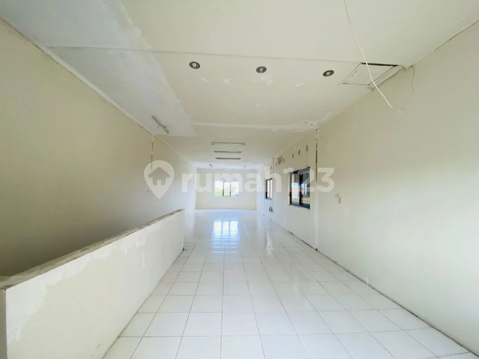 Dijual Ruko Kantor 3 Lantai Dekat Sunset Road di Kuta, Bali - Image 2 of 4