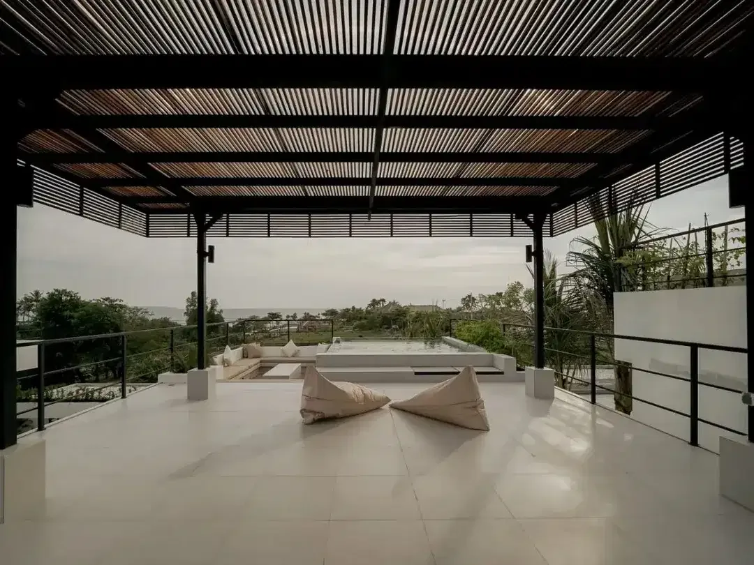 Luxury Oceanfront Villa in Pererenan – Baliwood - Image 2 of 10