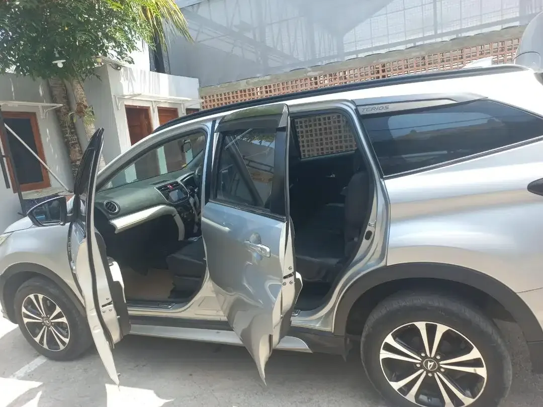 Daihatsu Terios 2020 Bensin - Image 4 of 10