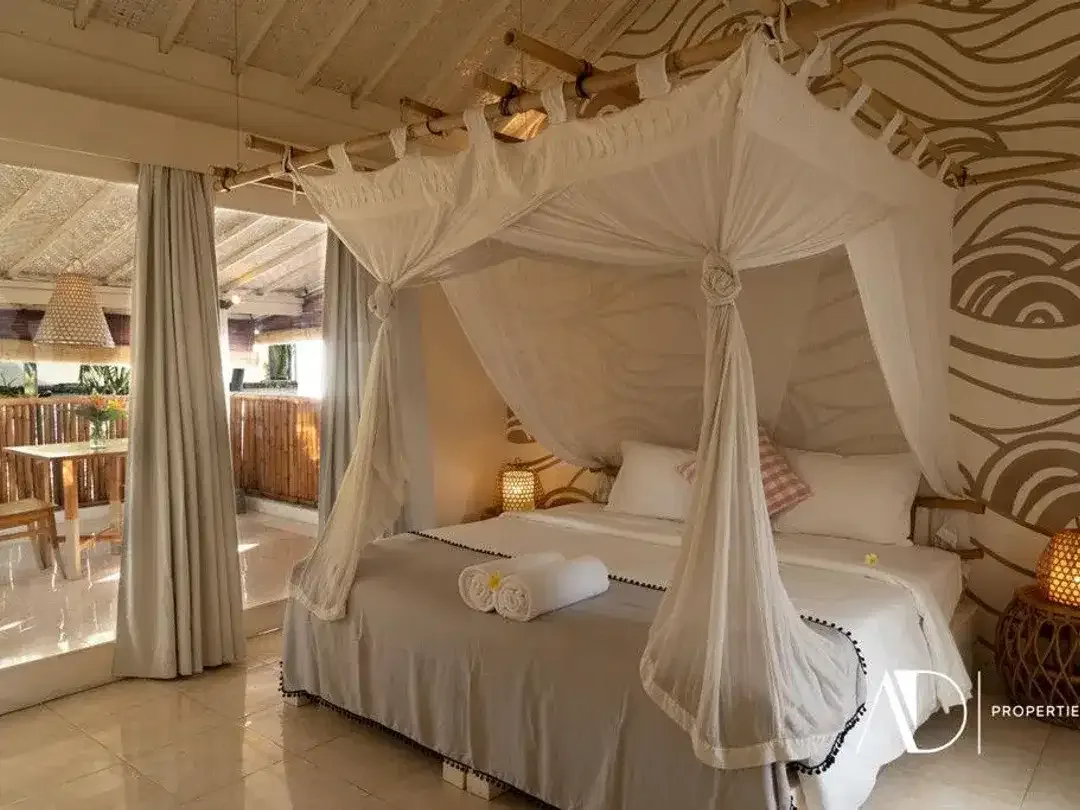 LEASEHOLD | 3-BEDROOM TROPICAL VILLA IN BATU BOLONG, CANGGU - Image 8 of 10