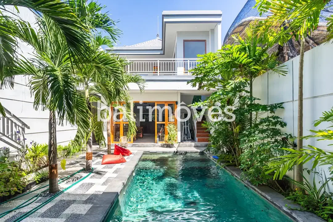 Dijual Guest House Cantik Enam Kamar Tidur Di Tepi Pantai Sanur - Image 1 of 10