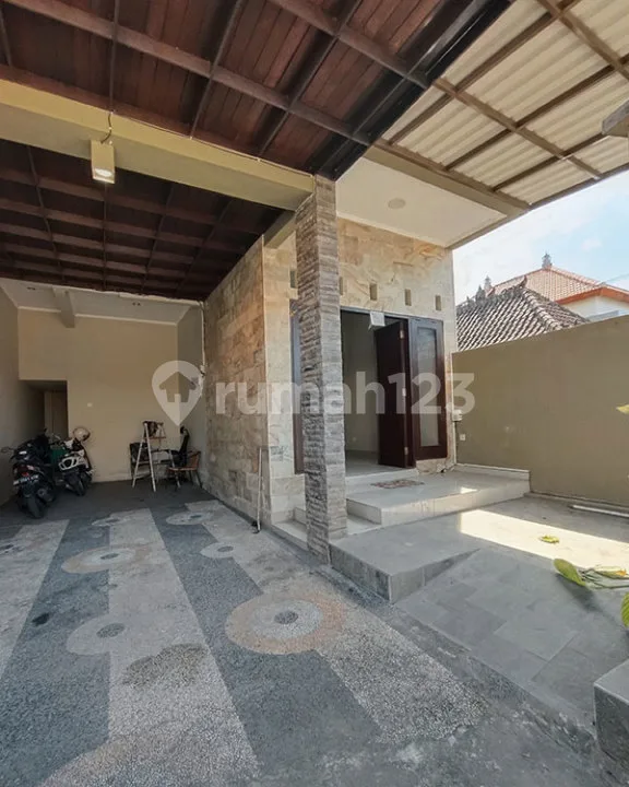 [Amr-096.Lyd] Rumah Modern bisa untuk Kantor Strategis Dekat Sanur - 4 Kamar Jl. Tukad Citarum, Renon - Denpasar - Image 3 of 4