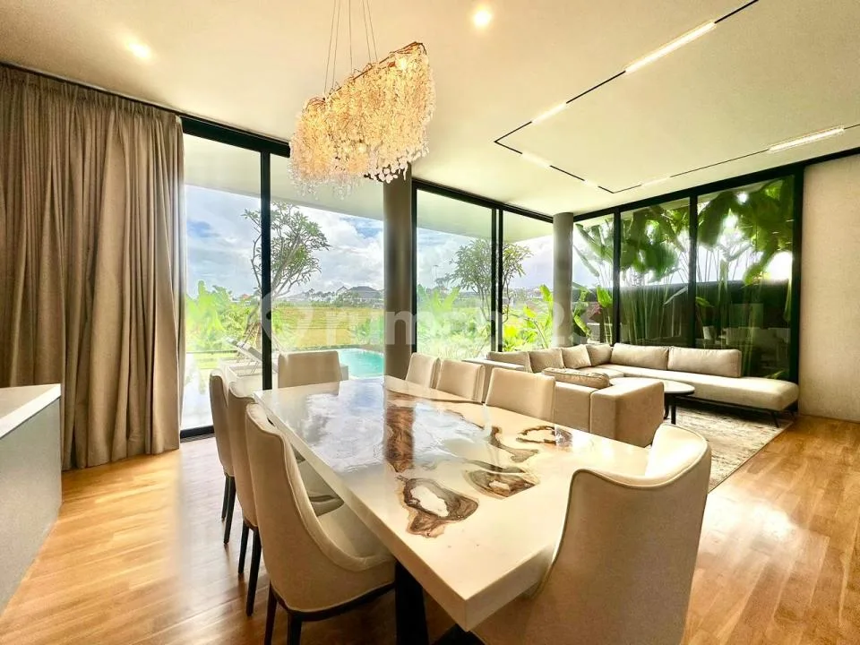 4Br Freehold Villa, Theatre, Bar & Rice Field View In Berawa - Image 3 of 4