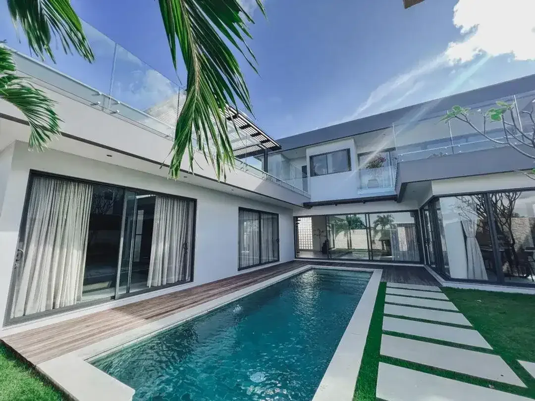 Luxury Villa 3 Bed, Harbour View & GWK View, Ungasan, Badung - Image 1 of 10