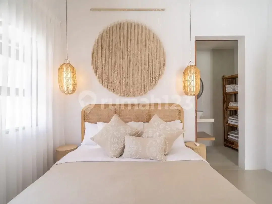 Beatifully Decorated Villa Available For Sale - Image 5 of 8