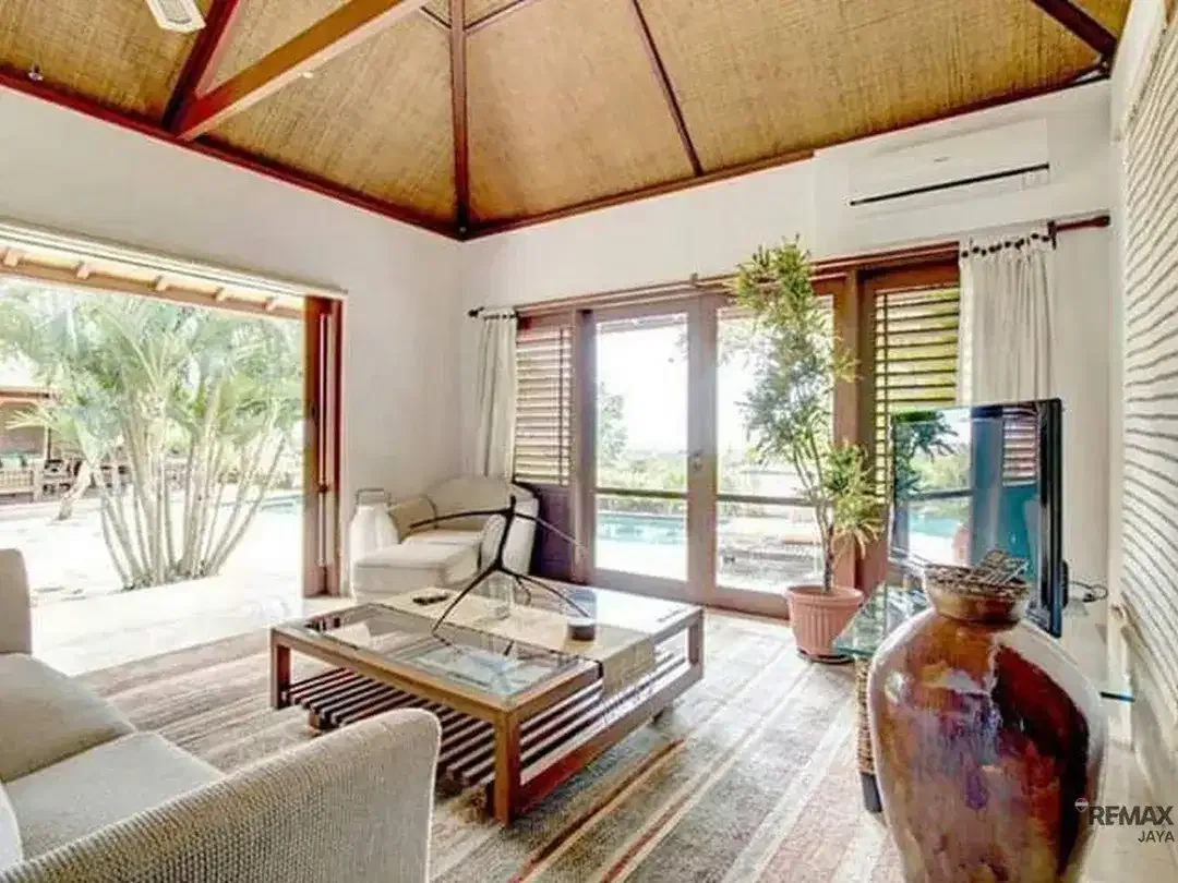 Villa View Pantai 4 Kamar Tidur Dijual, di Goa Gong Jimbaran - Image 1 of 10