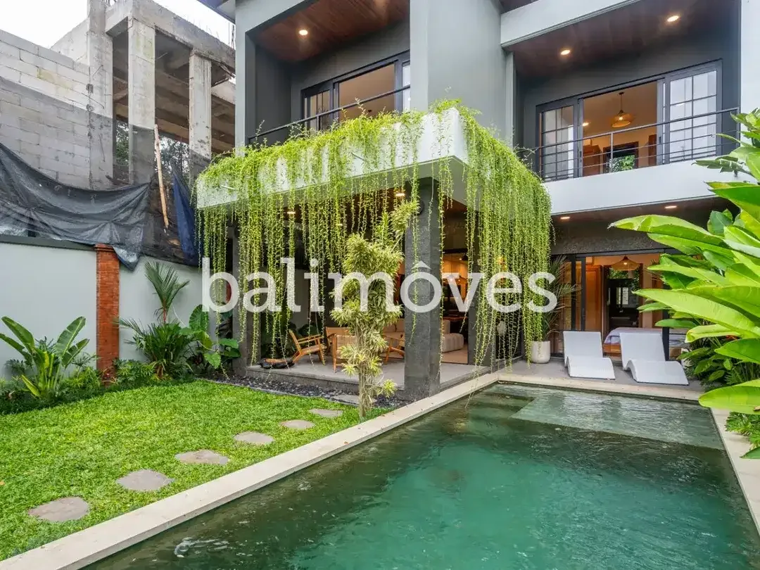 Vila Modern Tiga Kamar Tidur yang Menakjubkan di Sanur - Image 3 of 10