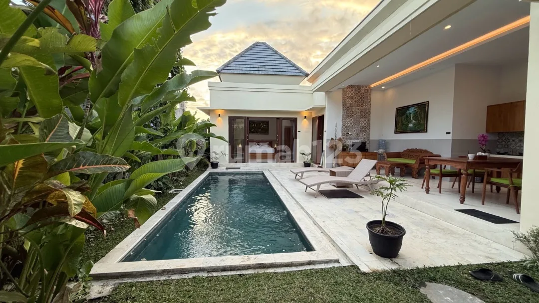 Villa Baru Dikelilingi Sawah Dekat Ubud Centre dan Monkey Forest - Image 1 of 4