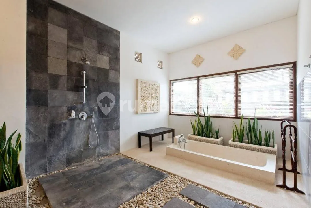 Turun Harga Villa Mewah Berawa Dekat Finns & Atlas, Canggu Ãâ¬" Badung, Bali - Image 1 of 4